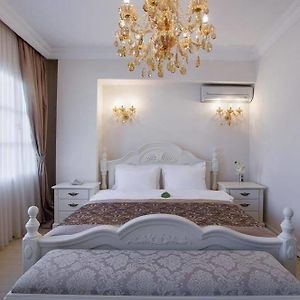 Lavin Suites Hotel